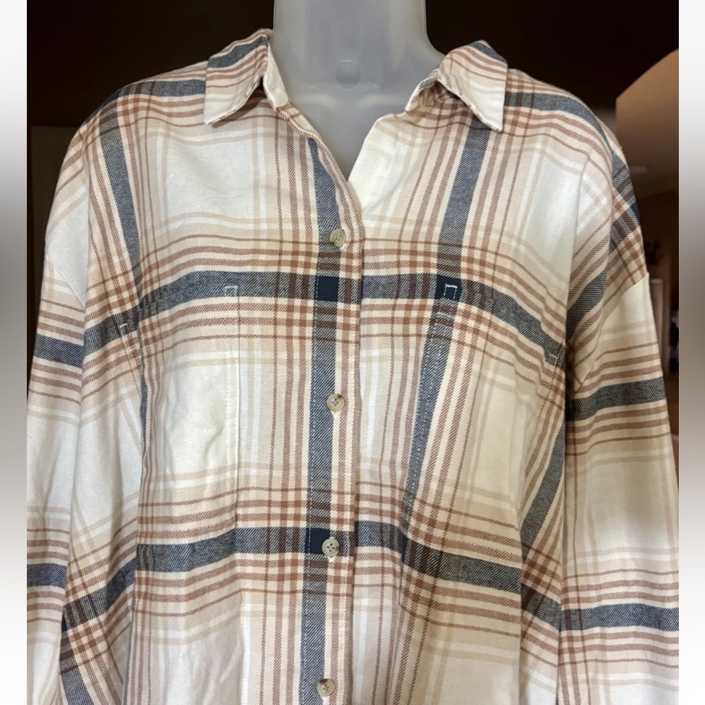 Old Navy The Boyfriend Shirt Cream Plaid Button Up Flannel  Womens Sz XXL Tall - Picture 2 of 10